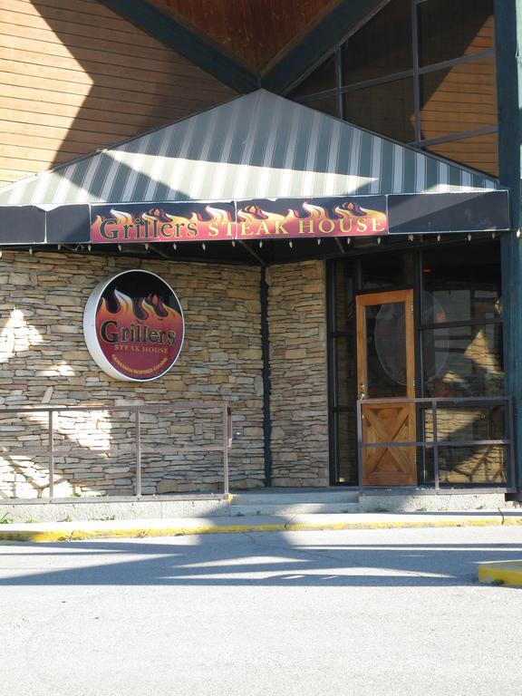 Walking Eagle Inn & Lodge Rocky Mountain House Exterior foto