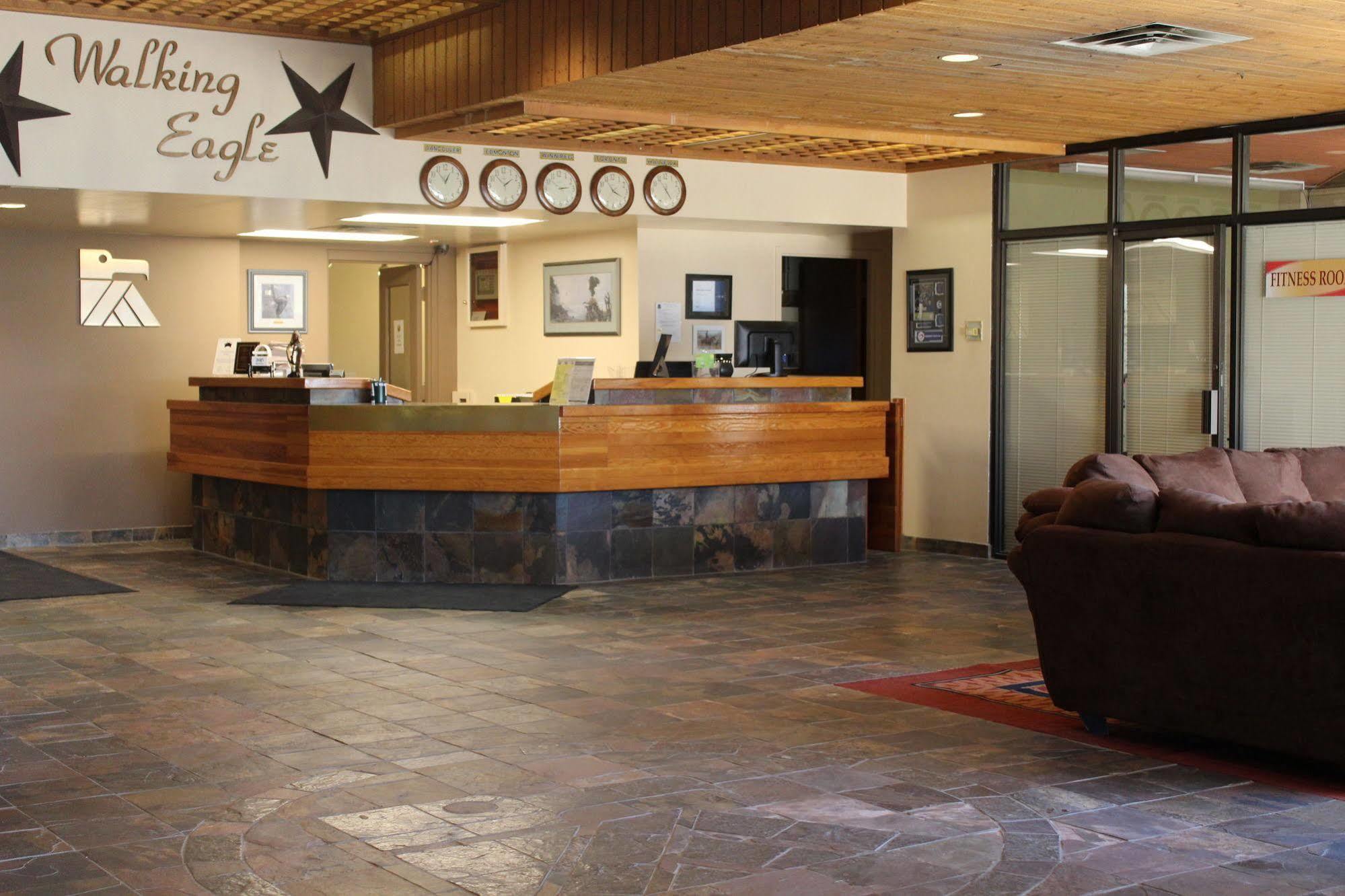 Walking Eagle Inn & Lodge Rocky Mountain House Exterior foto